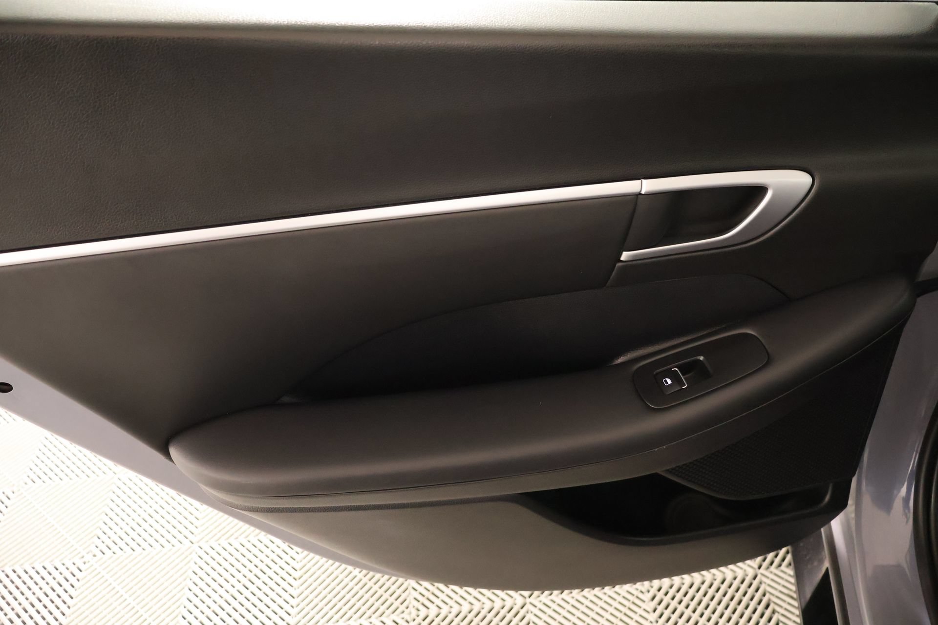 Used 2025 Hyundai Sonata SEL FWD image 16