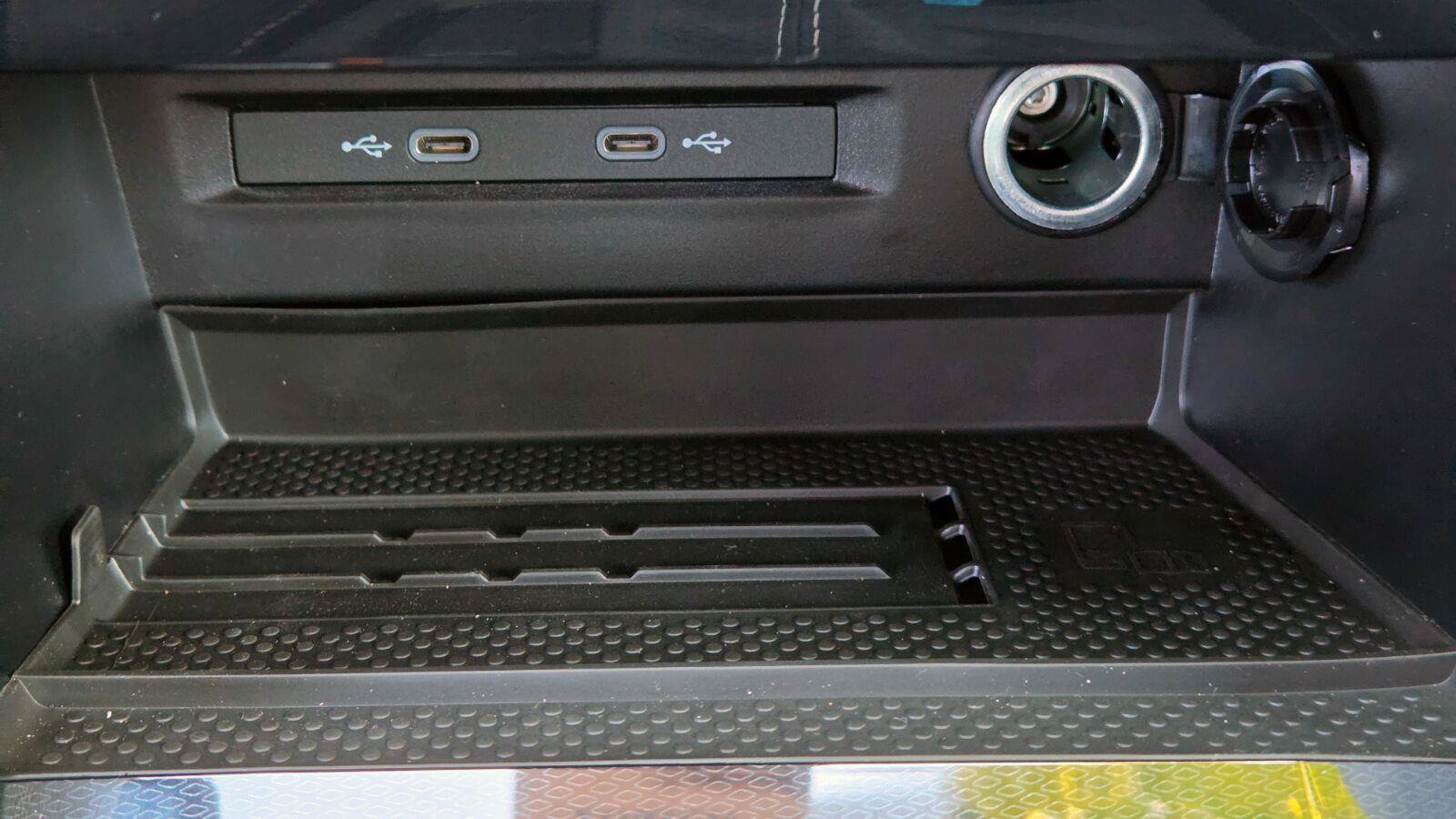 New 2027 Volkswagen Taos SE FWD image 35