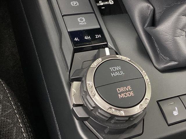 Certified 2025 Toyota 4Runner SR5 AWD/4WD image 18