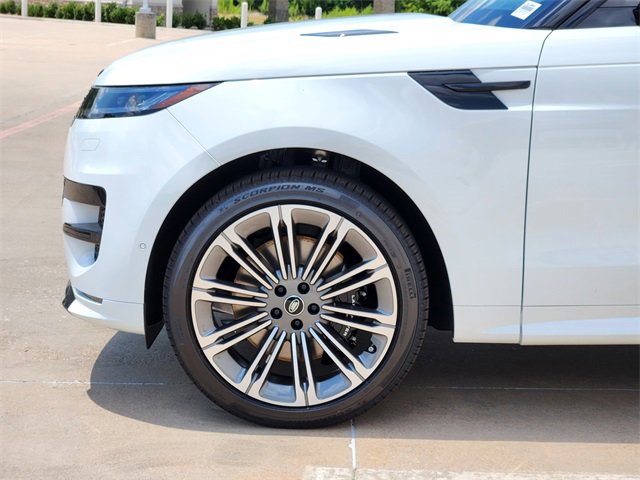 New 2025 Land Rover Range Rover Sport Dynamic SE image 6
