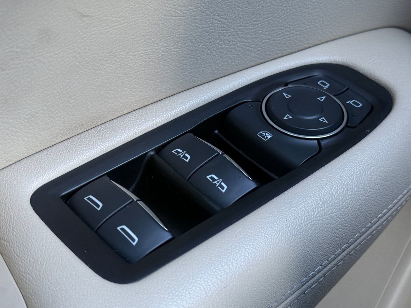 Used 2017 Cadillac XT5 FWD image 27