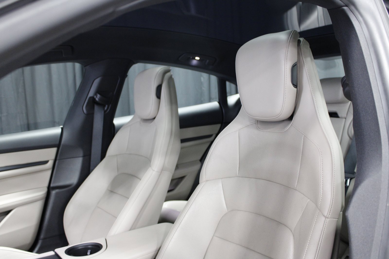 Certified 2021 Porsche Taycan image 5