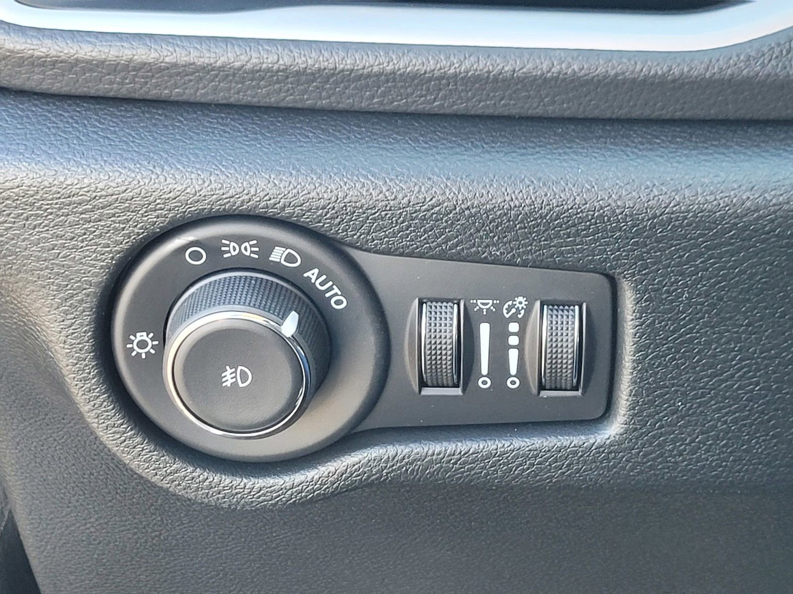 New 2026 Chrysler Pacifica Select image 26