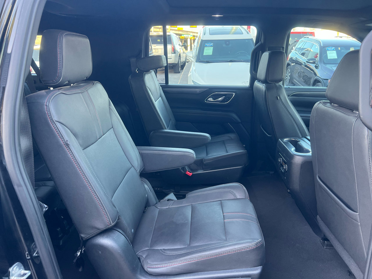 Used 2023 Chevrolet Suburban RST w/ Luxury Package image 11