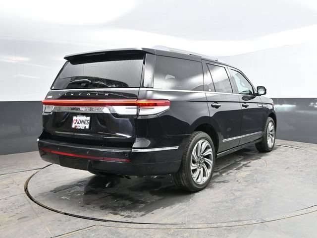 Used 2024 Lincoln Navigator Reserve AWD/4WD image 8