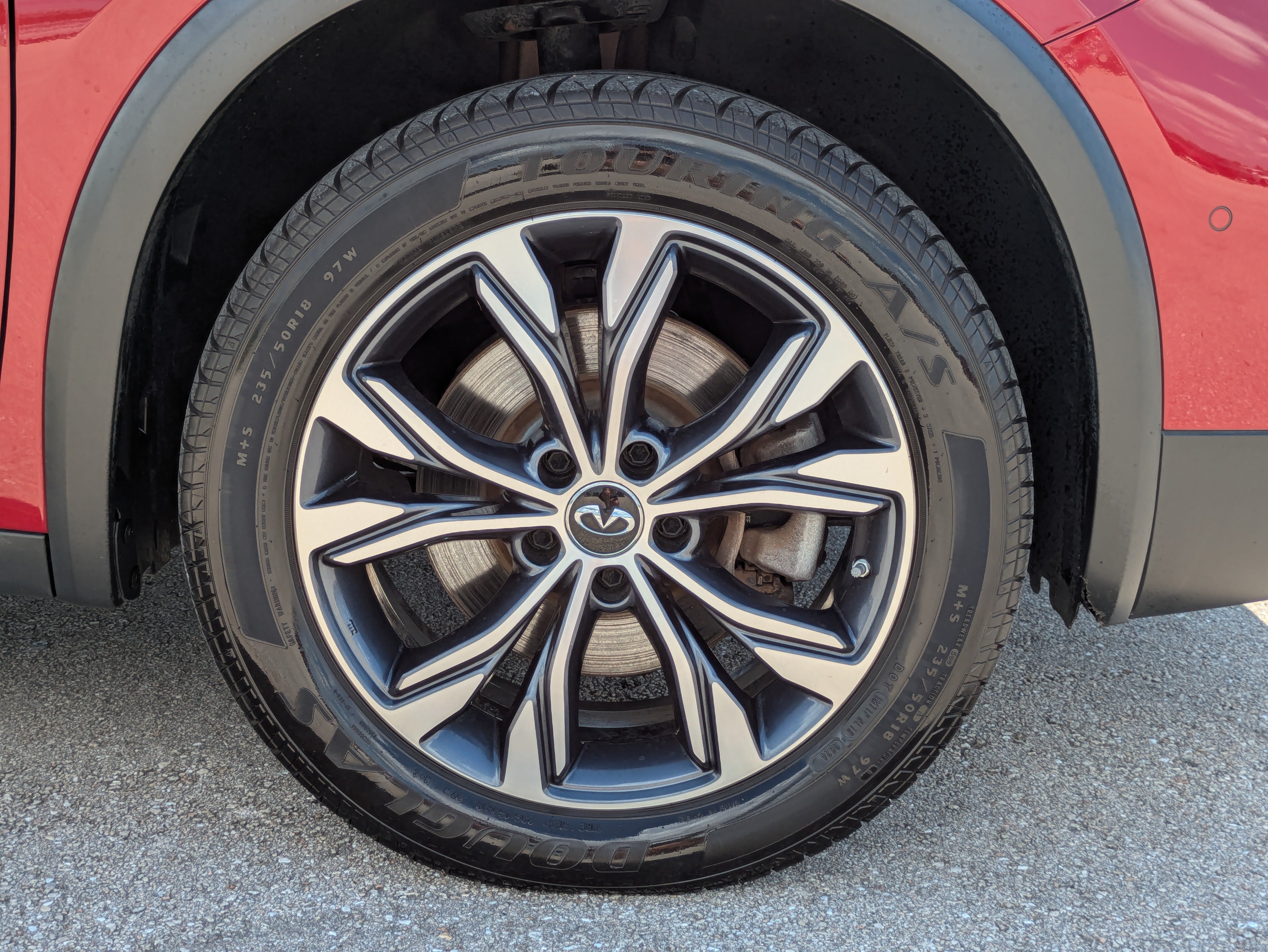 Used 2018 INFINITI QX30 Premium w/ Navigation Package AWD/4WD image 11