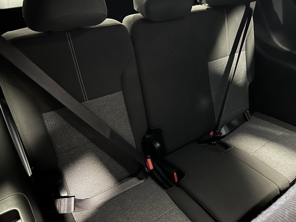 Used 2025 GMC Acadia Elevation image 17