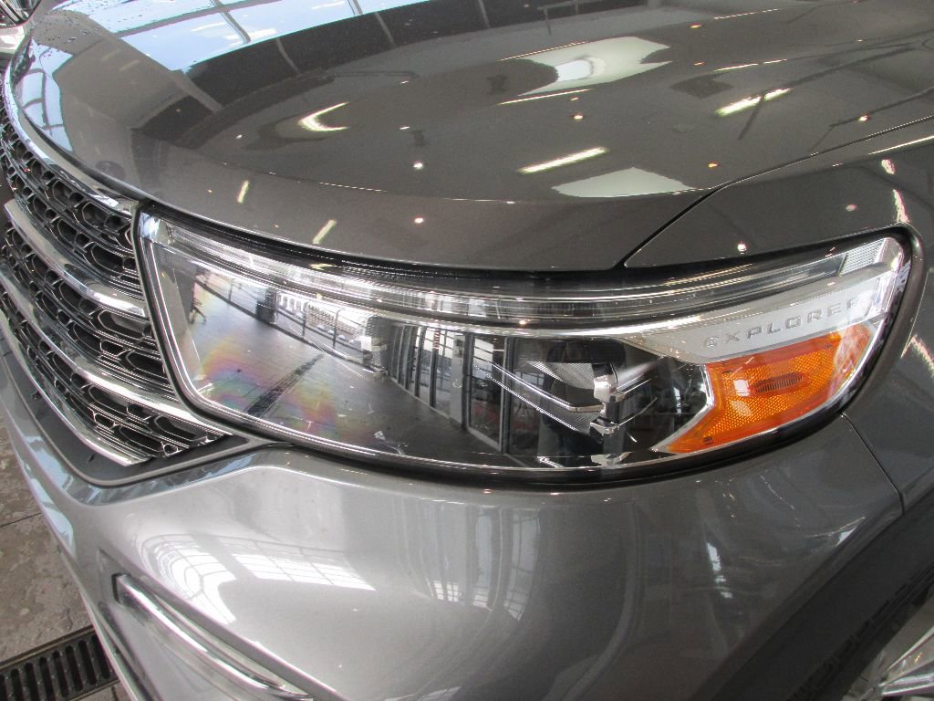 Used 2024 Ford Explorer XLT w/ Equipment Group 202A image 11