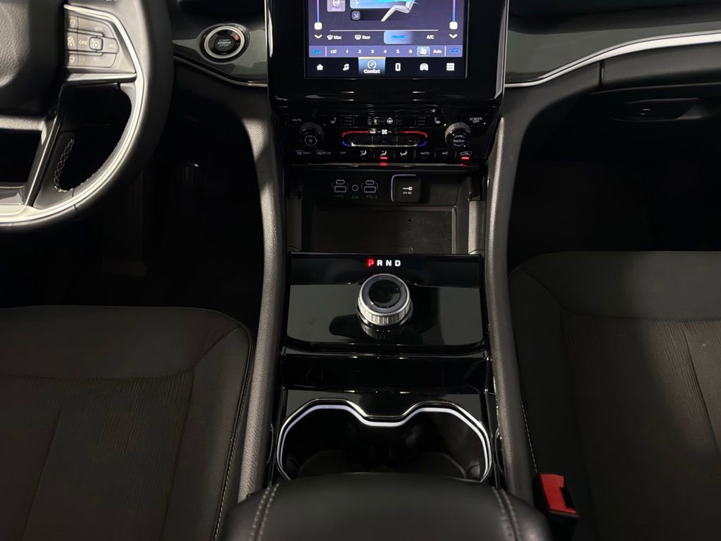 Certified 2023 Jeep Grand Cherokee Laredo w/ Luxury Tech Group I AWD/4WD image 16