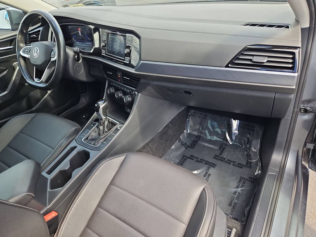 Used 2024 Volkswagen Jetta SE FWD image 29