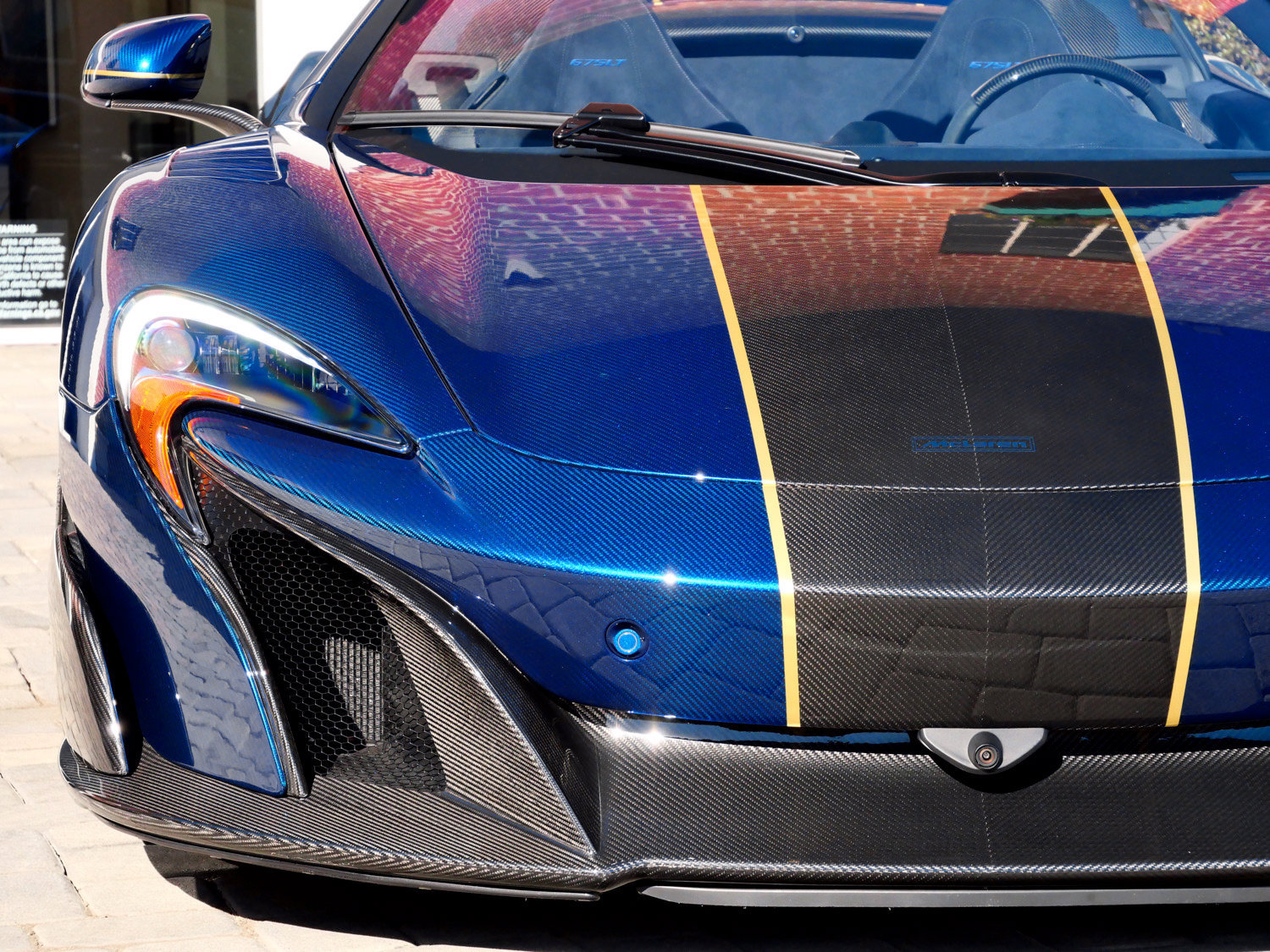 Used 2016 McLaren 675LT Spider RWD image 6