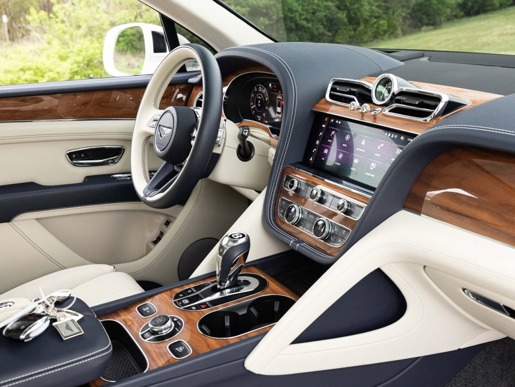 Used 2024 Bentley Bentayga image 76