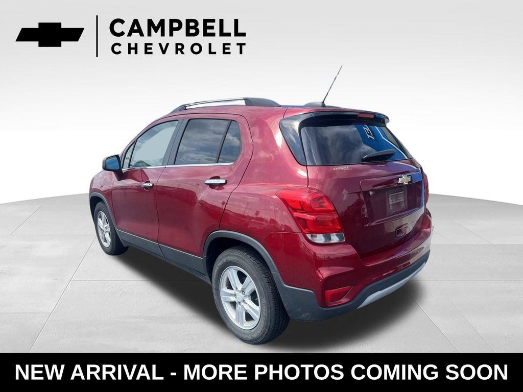 Used 2018 Chevrolet Trax LT w/ LT Convenience Package FWD image 3