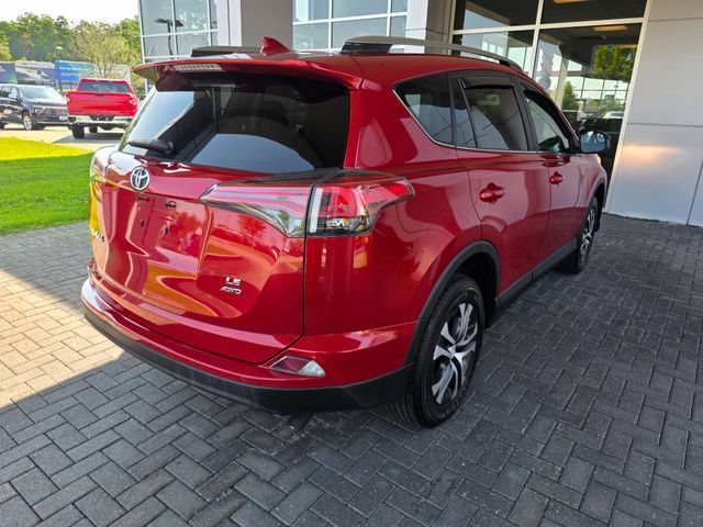 Used 2017 Toyota RAV4 LE w/ Carpet Mat Package AWD/4WD image 4