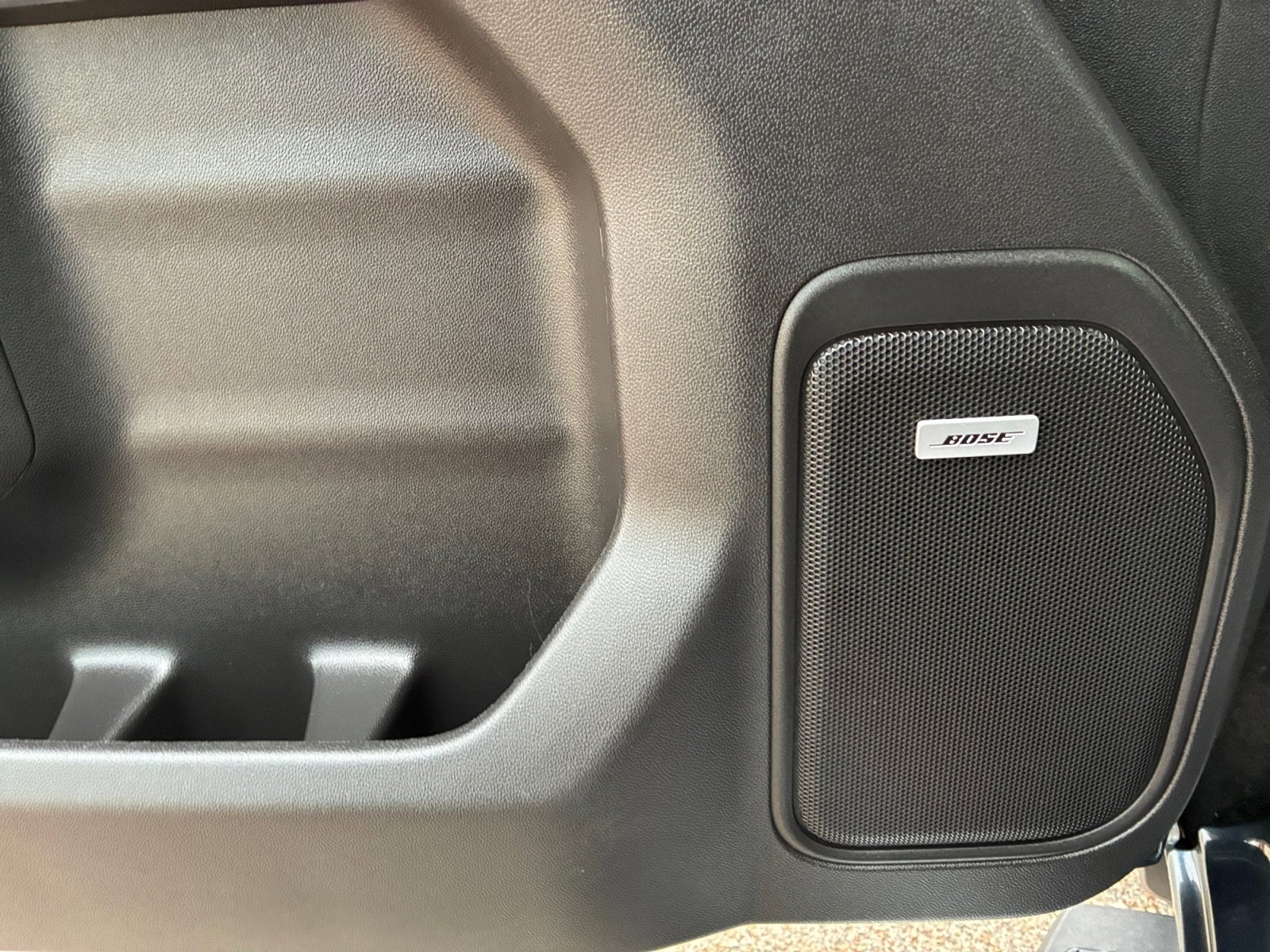 Used 2020 GMC Sierra 1500 SLT image 27