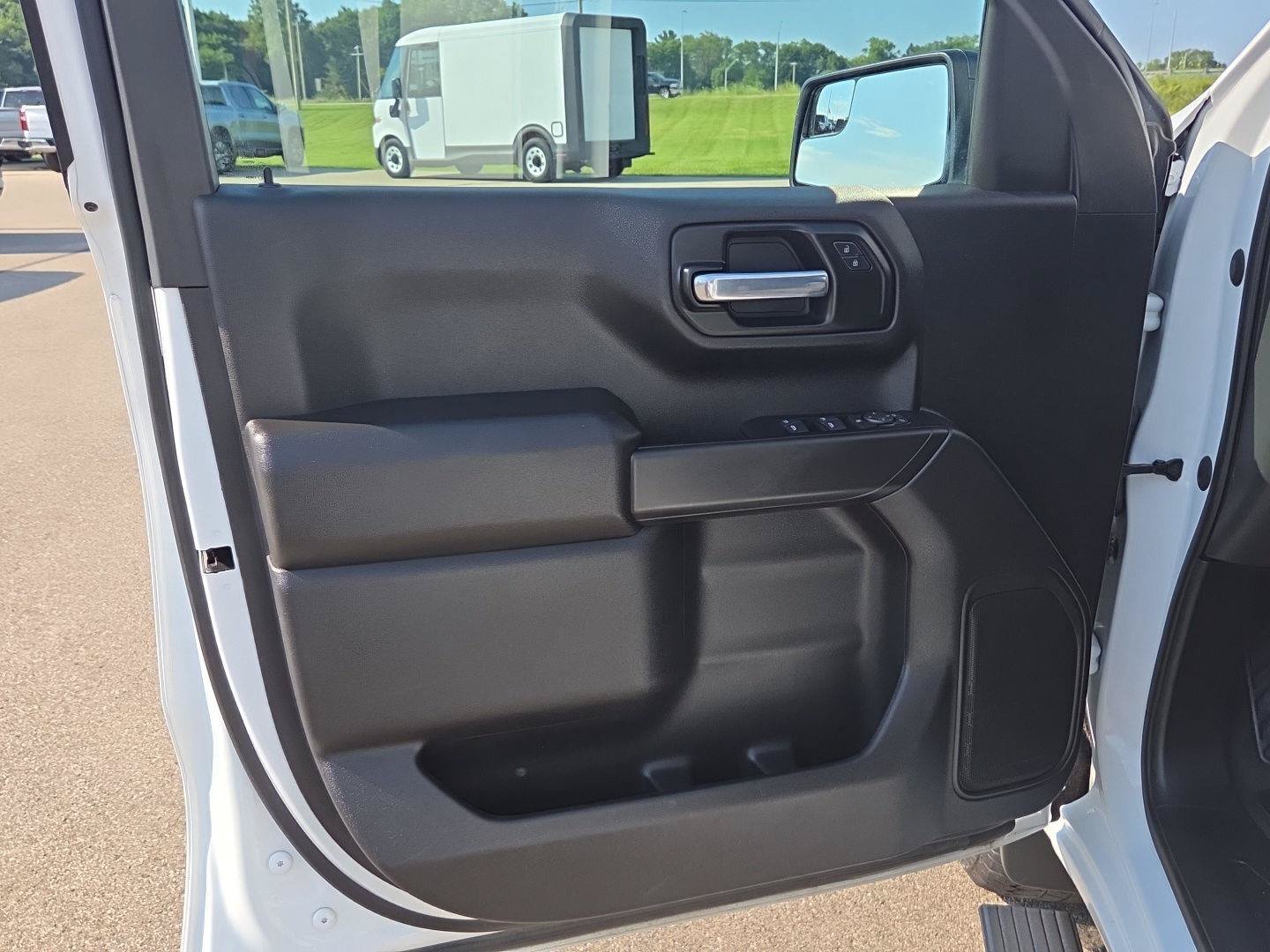 Used 2023 Chevrolet Silverado 1500 Custom Trail Boss AWD/4WD image 17
