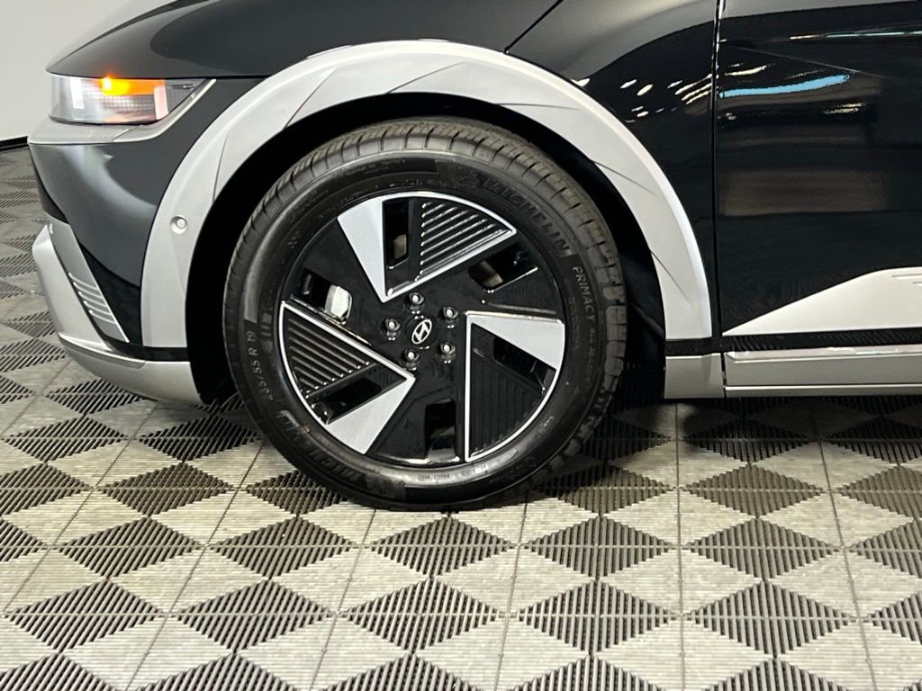 Used 2025 Hyundai Ioniq 5 Limited image 13