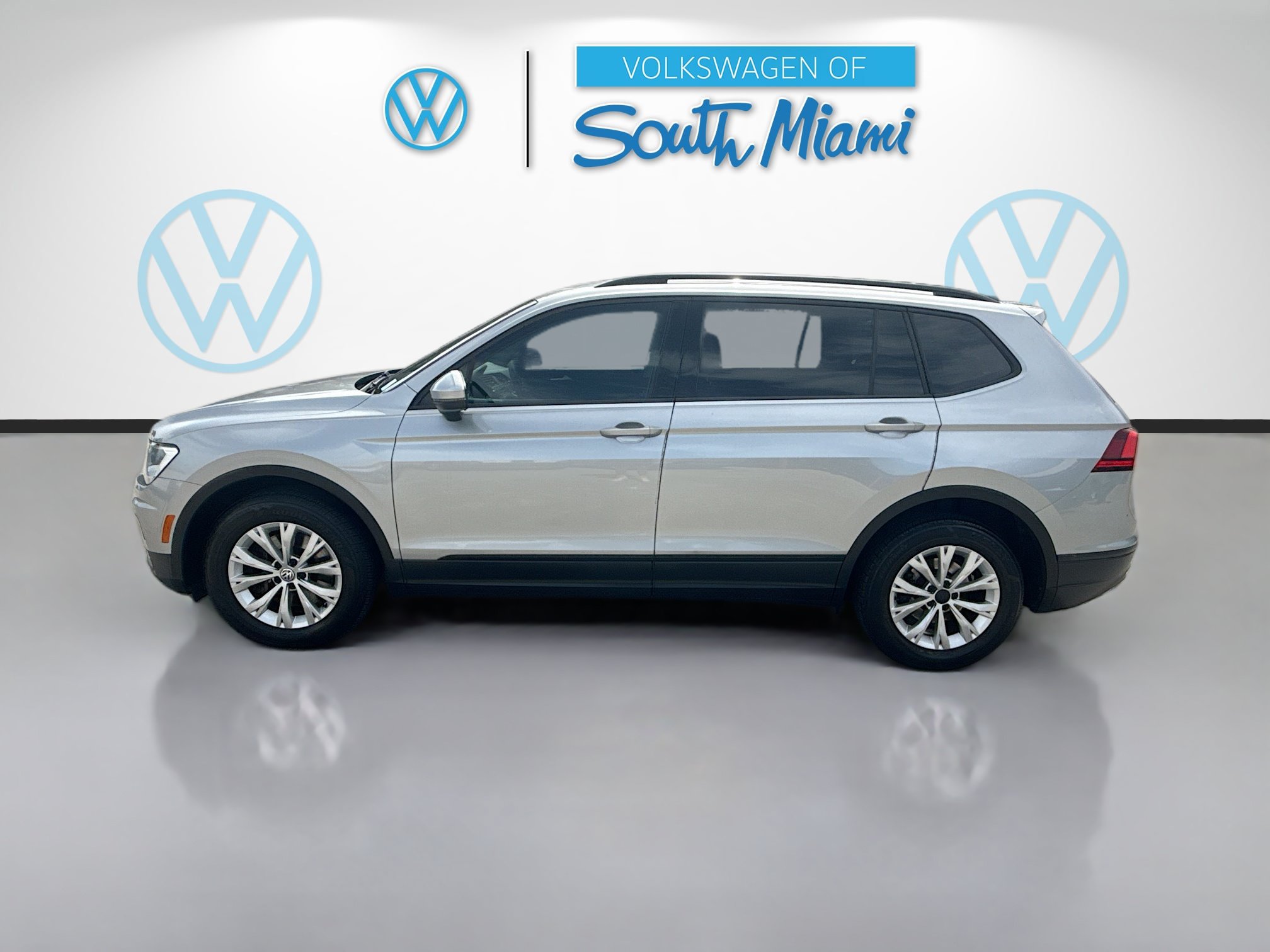 Used 2019 Volkswagen Tiguan S w/ Driver Assistance Package FWD image 4