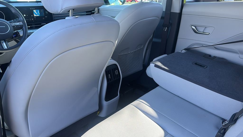 Used 2025 Hyundai Kona Limited image 31