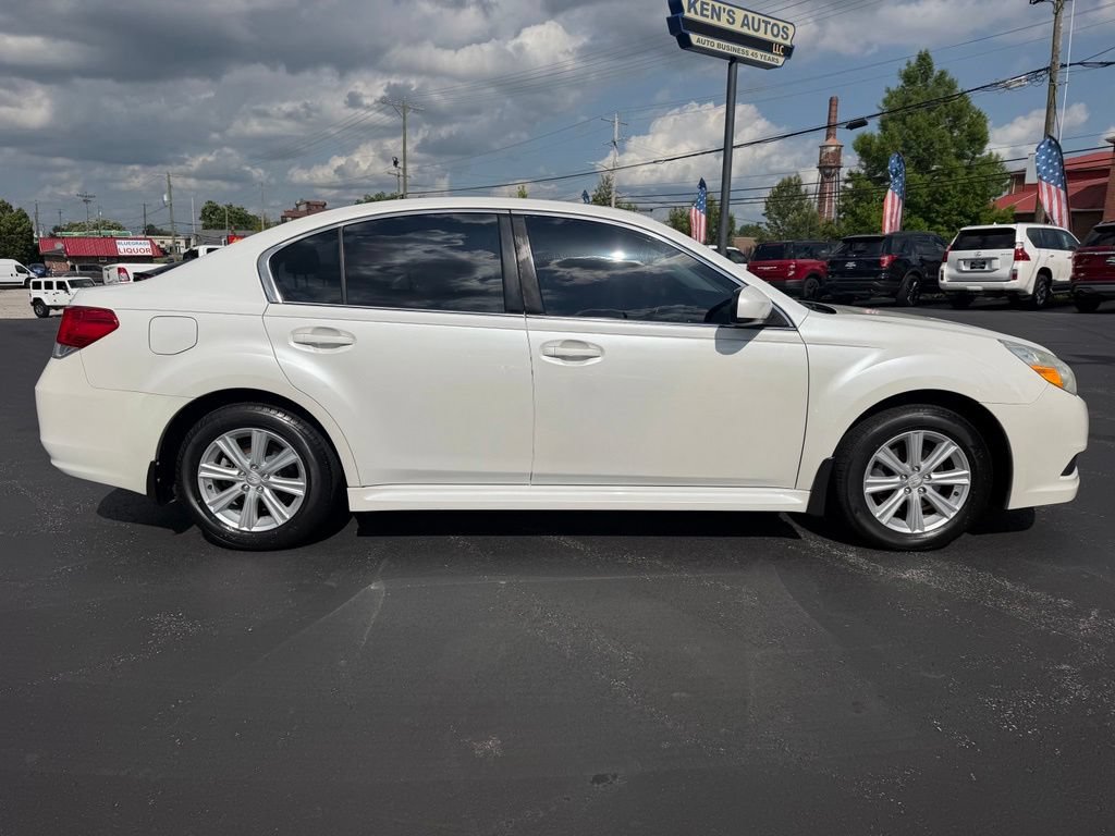 Used 2011 Subaru Legacy 2.5i Premium AWD/4WD image 4