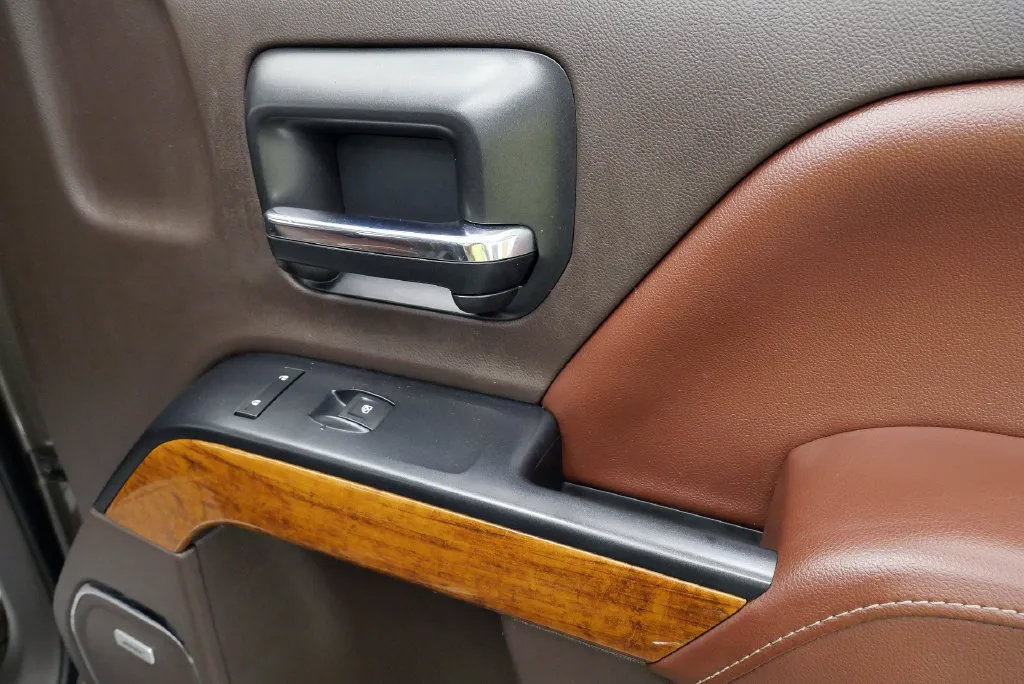 Used 2015 Chevrolet Silverado 2500 High Country w/ High Country Premium Package AWD/4WD image 15