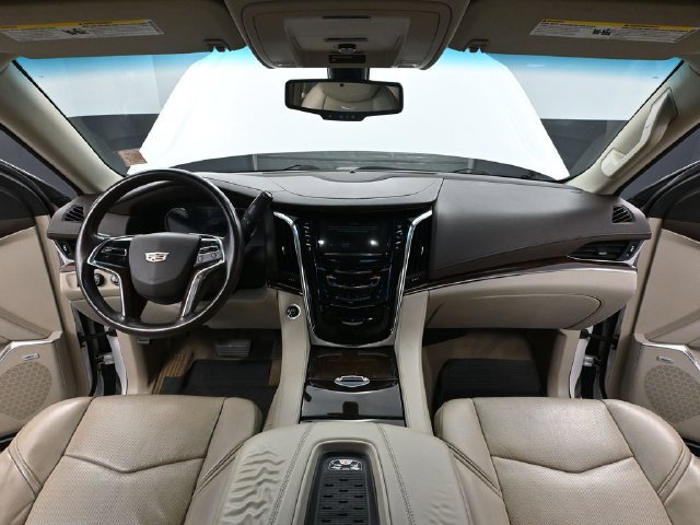 Used 2017 Cadillac Escalade ESV 4WD image 21