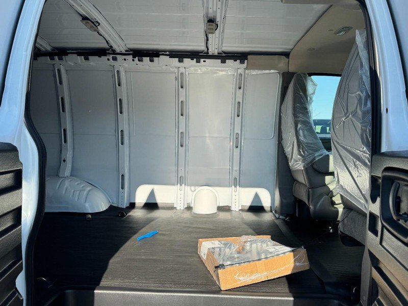 New 2026 Chevrolet Express 2500 RWD image 28