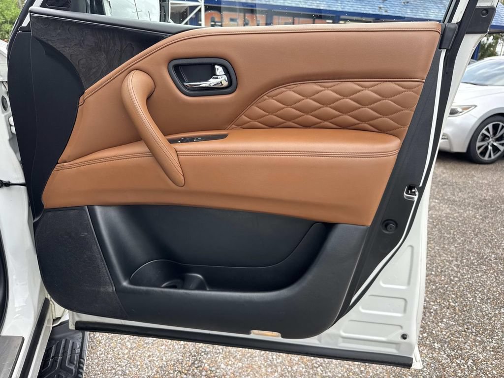 Used 2019 INFINITI QX80 Luxe w/ 22" Wheel Package AWD/4WD image 16