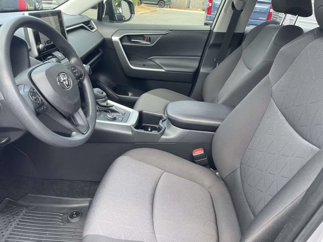 Used 2025 Toyota RAV4 XLE AWD/4WD image 16