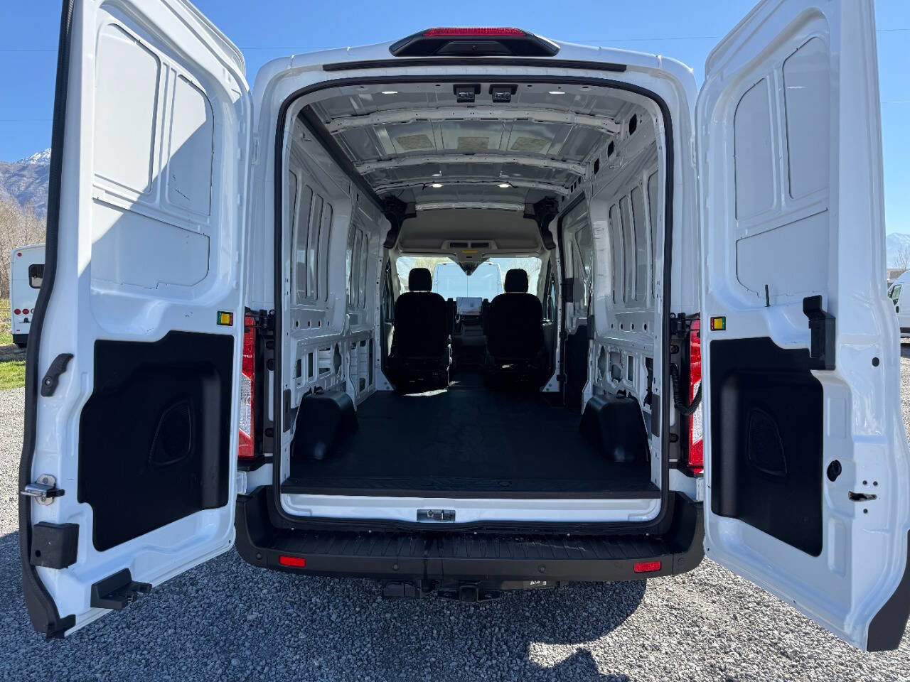 Used 2025 Ford Transit 250 250 AWD 3dr LWB Medium Roof Ca image 22