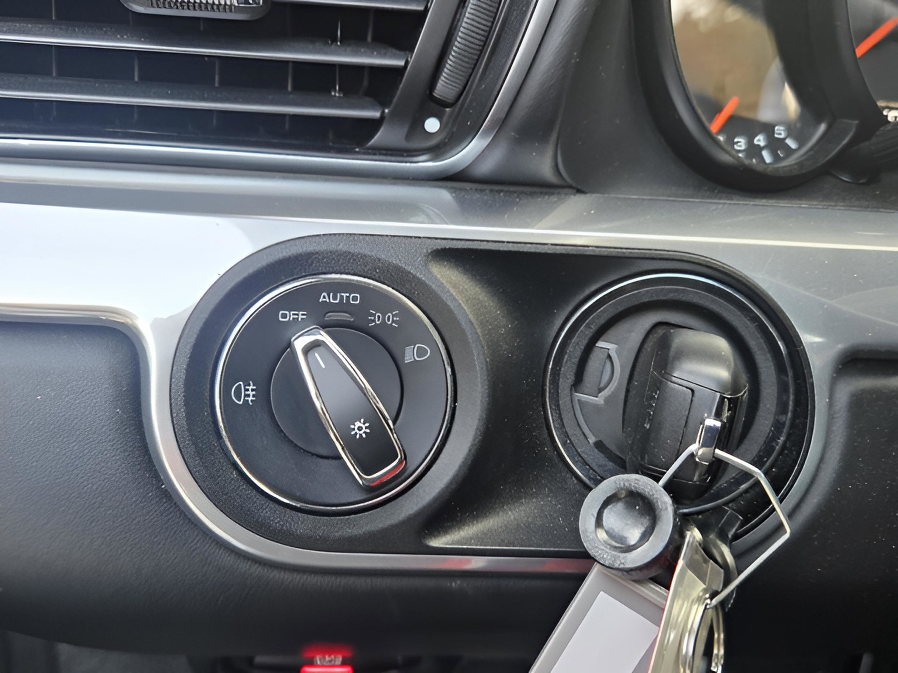 Used 2019 Porsche 911 Turbo image 31