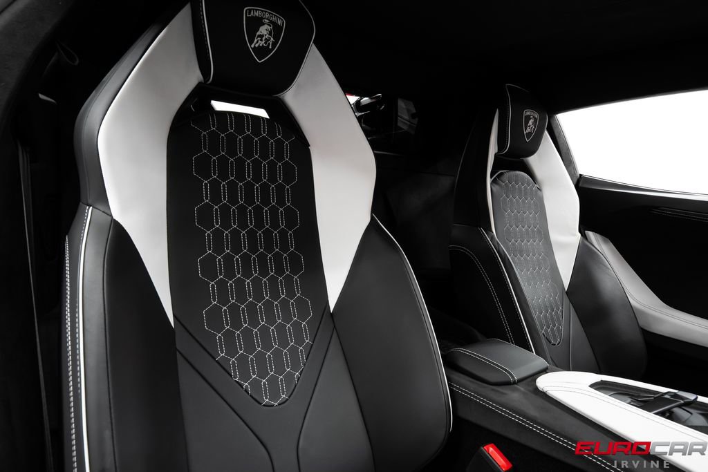 Used 2025 Lamborghini Revuelto AWD/4WD image 39
