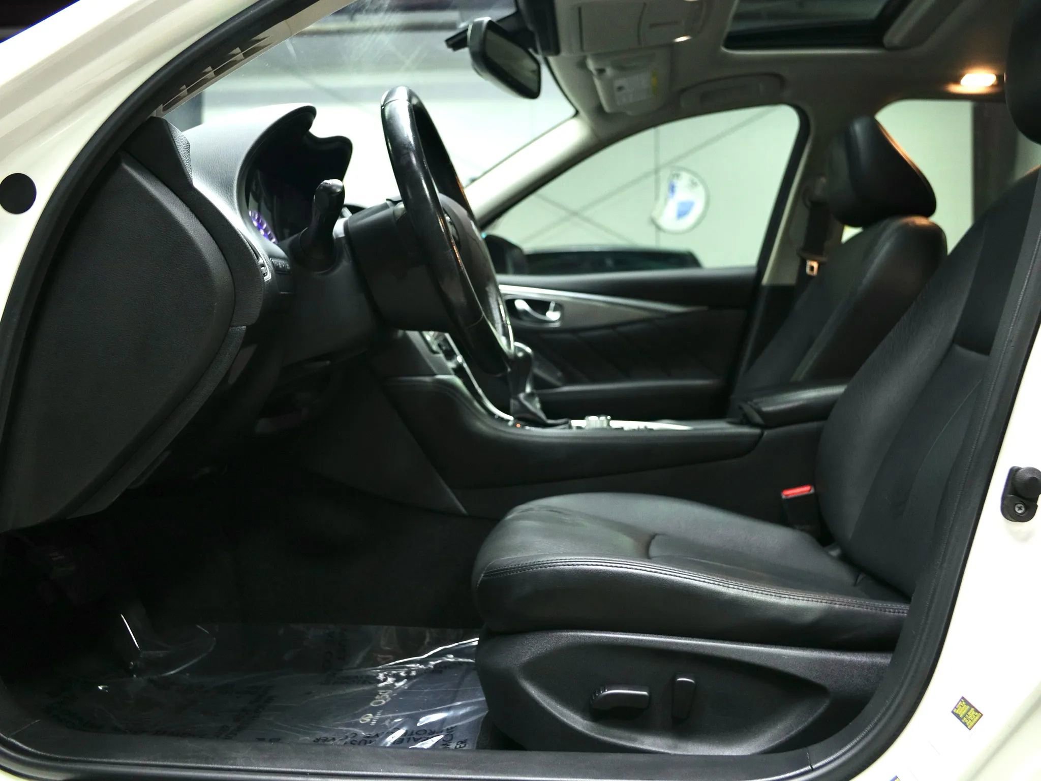 Used 2017 INFINITI Q50 2.0t w/ Moonroof Package RWD image 20