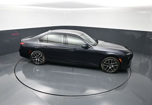 Used 2023 BMW 760i xDrive AWD/4WD image 19