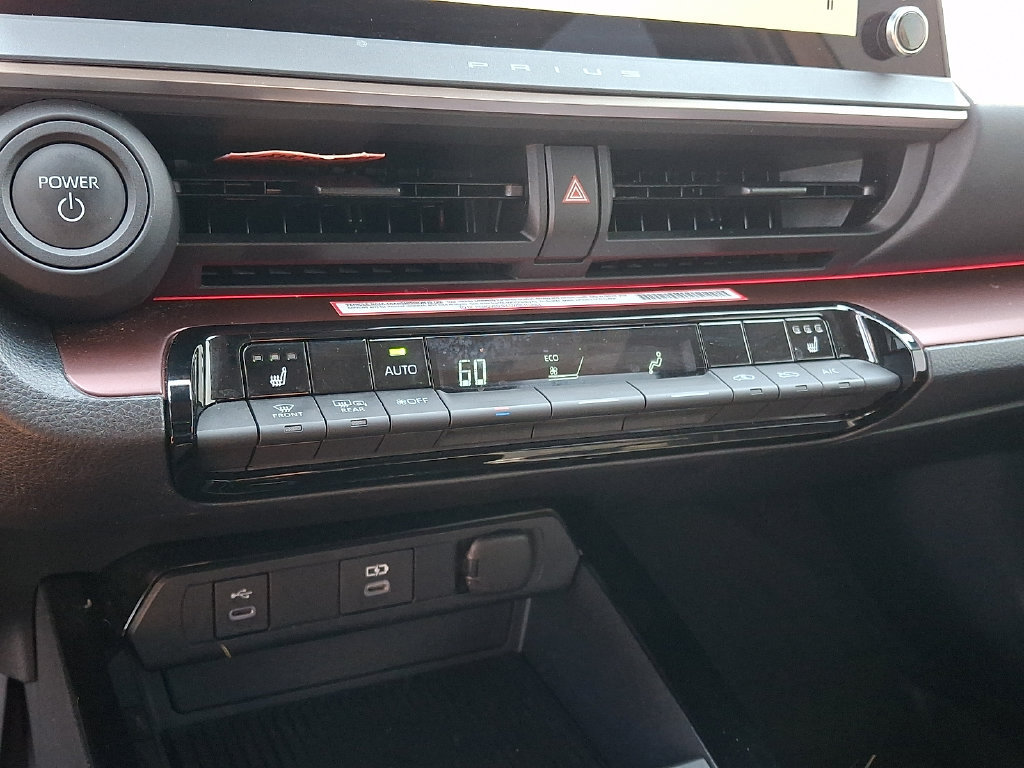 Used 2024 Toyota Prius Prime FWD image 18