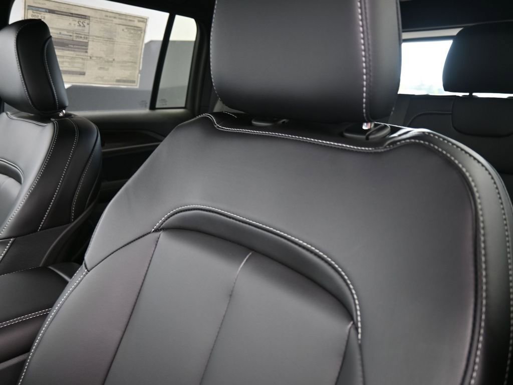 New 2025 Jeep Grand Cherokee Limited w/ Trailer Tow Package image 20