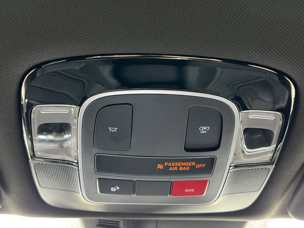 Used 2025 Hyundai Santa Cruz SEL FWD image 7