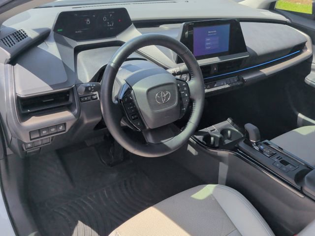 Used 2023 Toyota Prius XLE FWD image 17