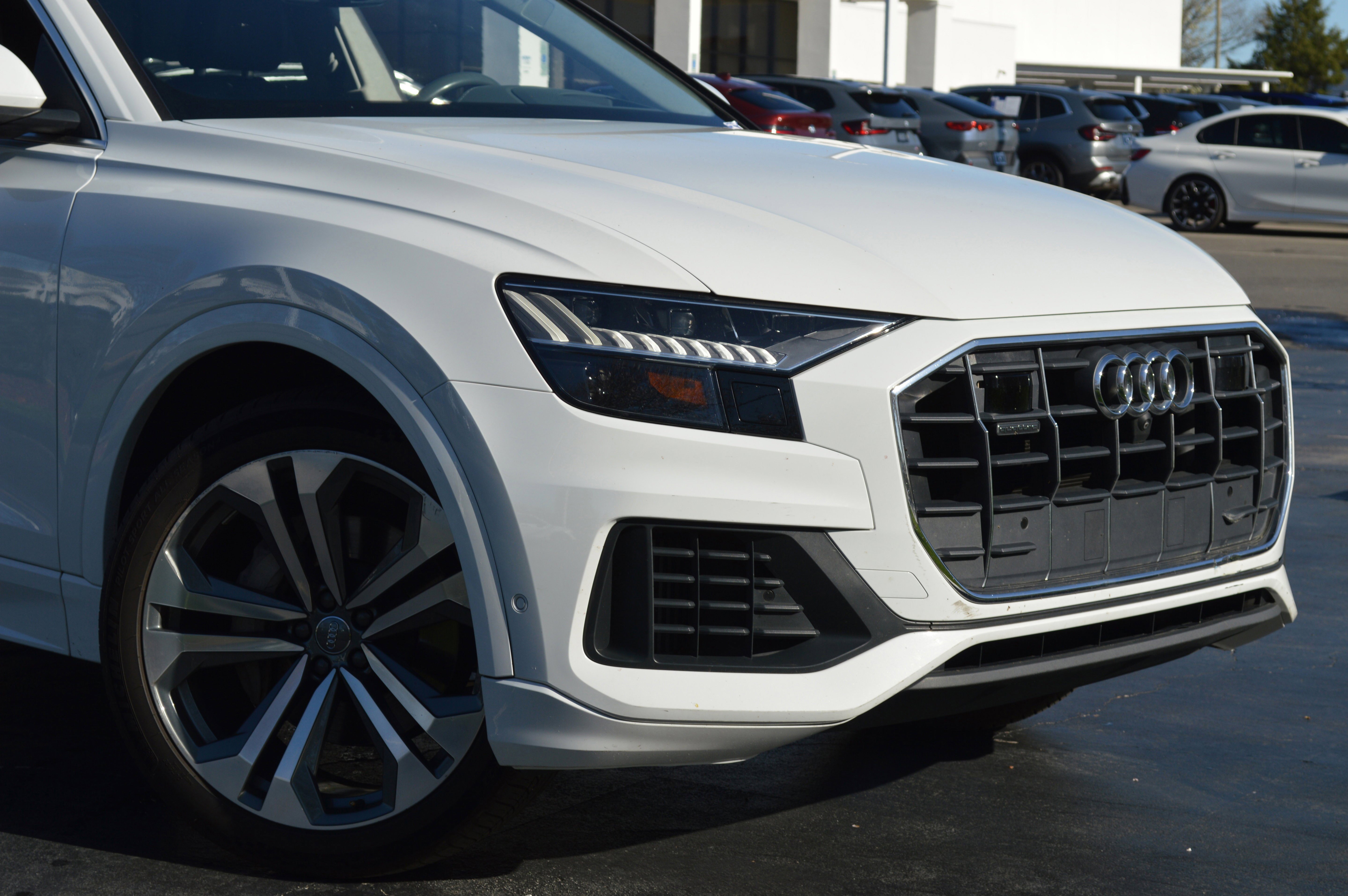 Used 2019 Audi Q8 Prestige w/ Luxury Package image 2