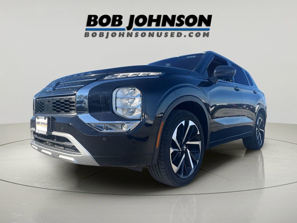 Used 2022 Mitsubishi Outlander SEL image 3