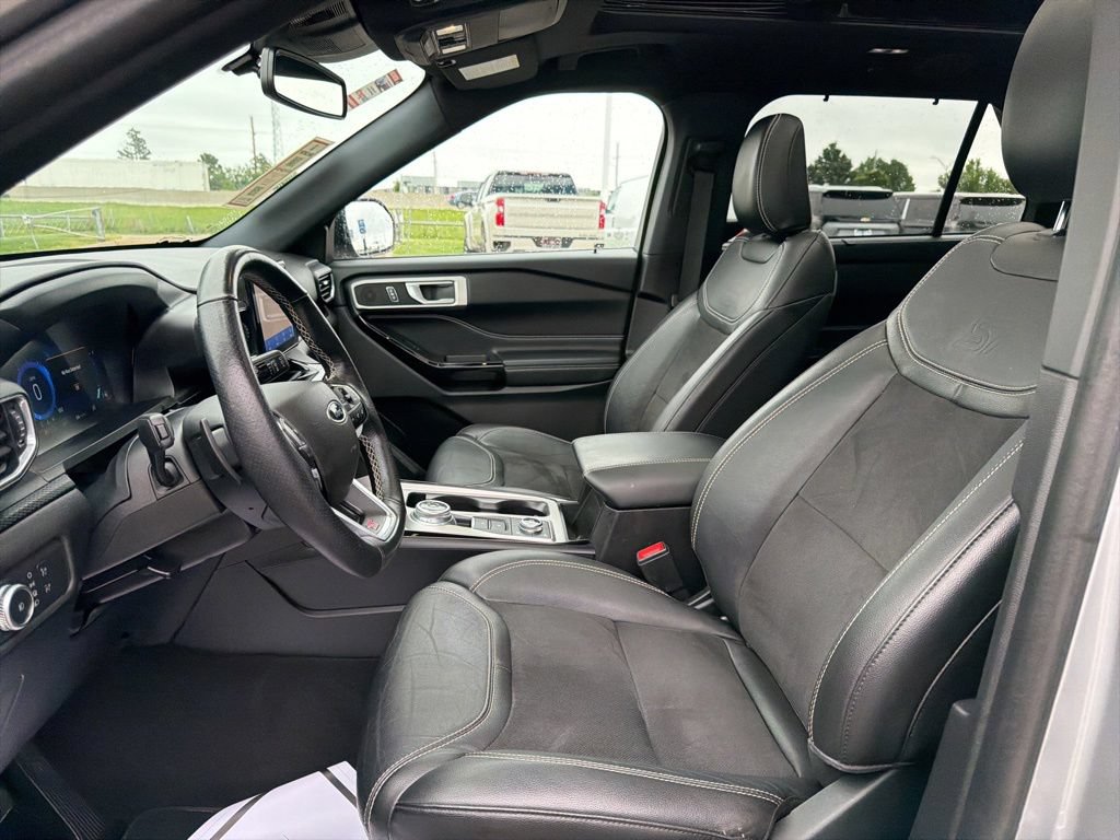 Used 2022 Ford Explorer ST w/ ST Street Pack AWD/4WD image 21