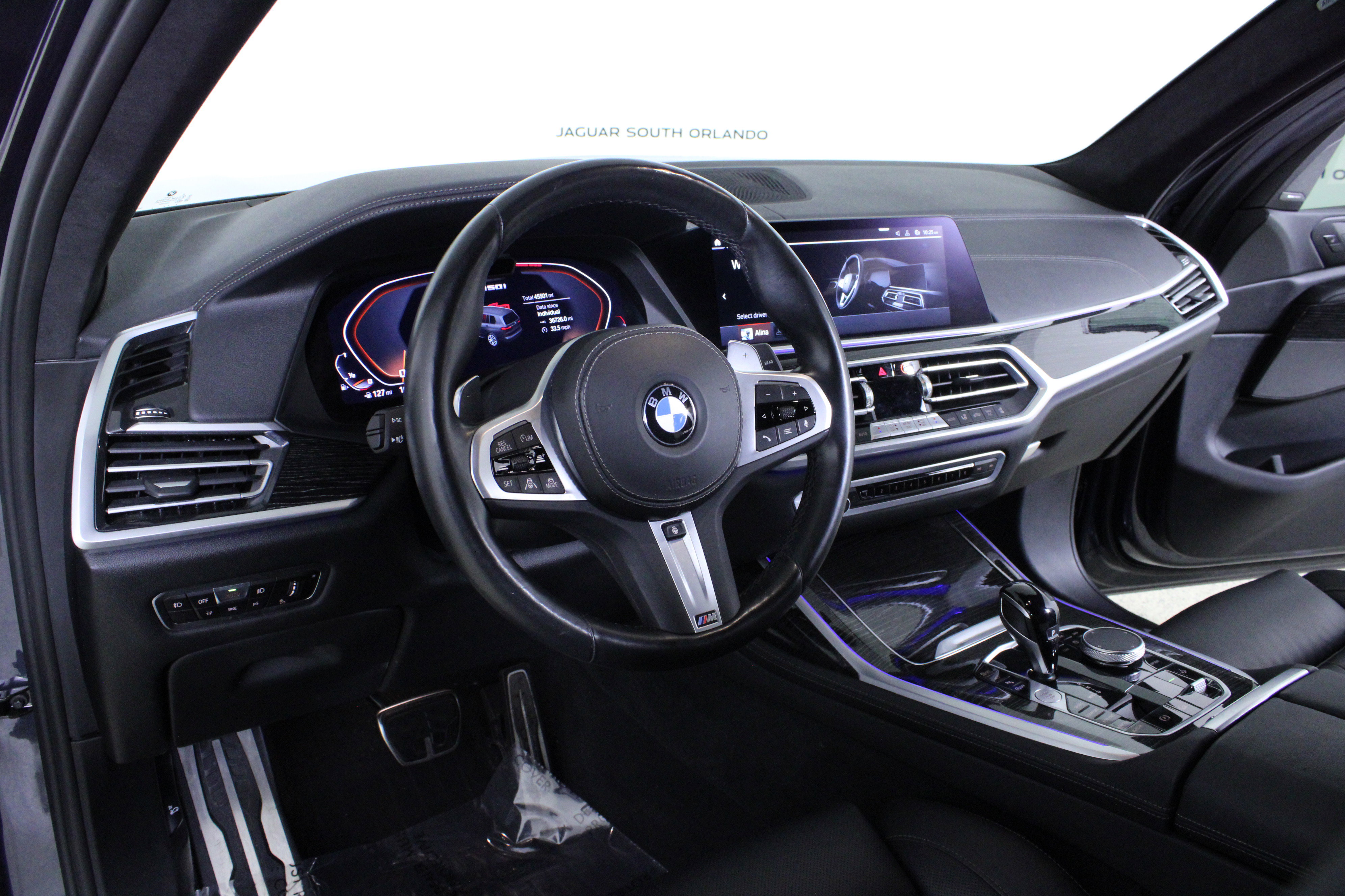 Used 2022 BMW X7 M50i image 24