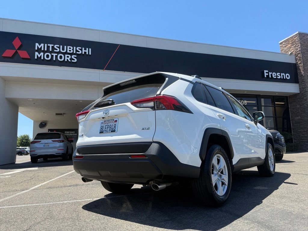 Used 2019 Toyota RAV4 XLE FWD image 9