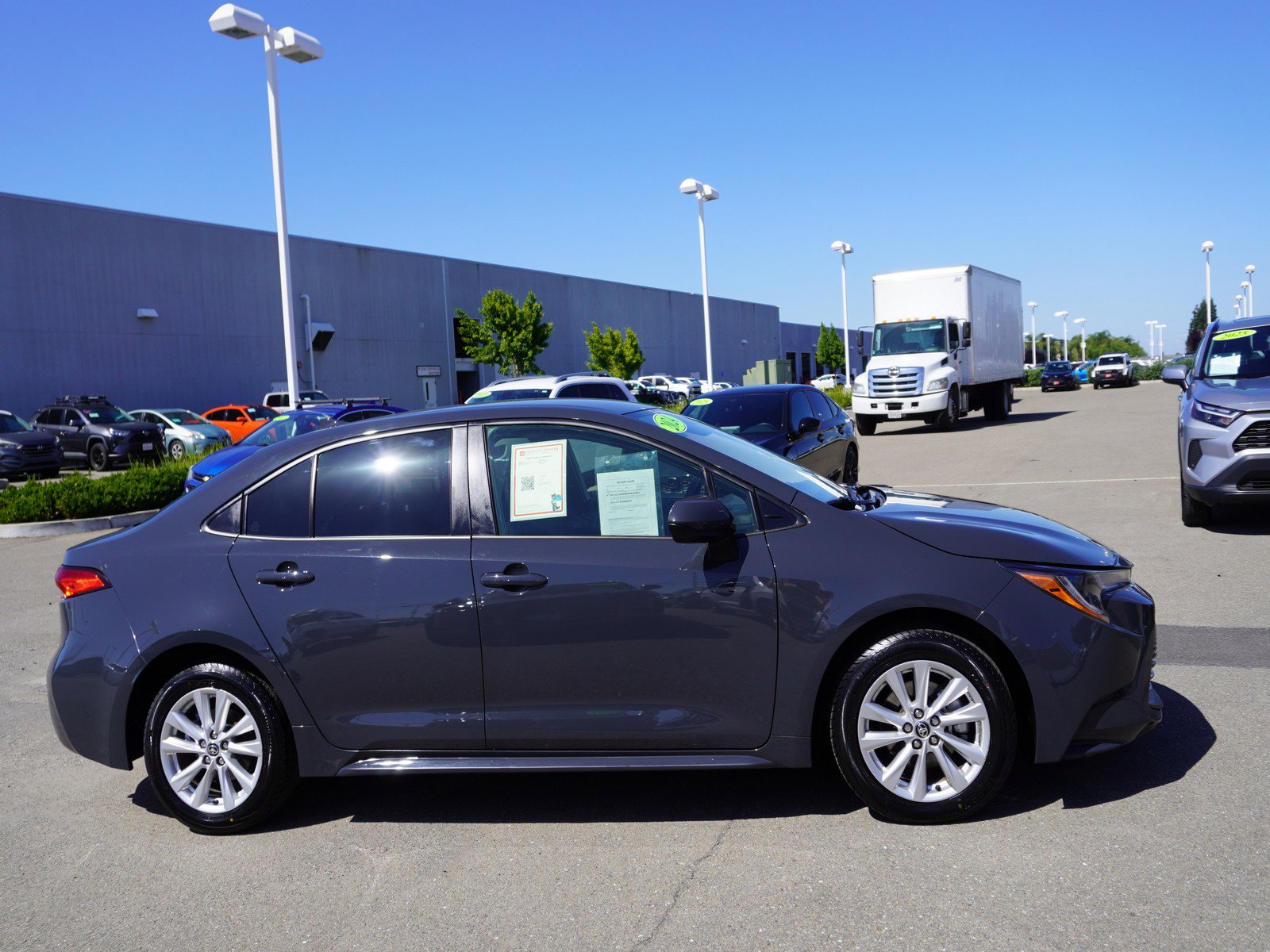 Used 2024 Toyota Corolla LE w/ LE Convenience Package FWD image 4