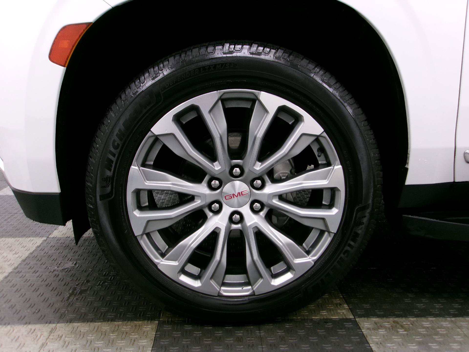 Used 2022 GMC Yukon XL Denali AWD/4WD image 19