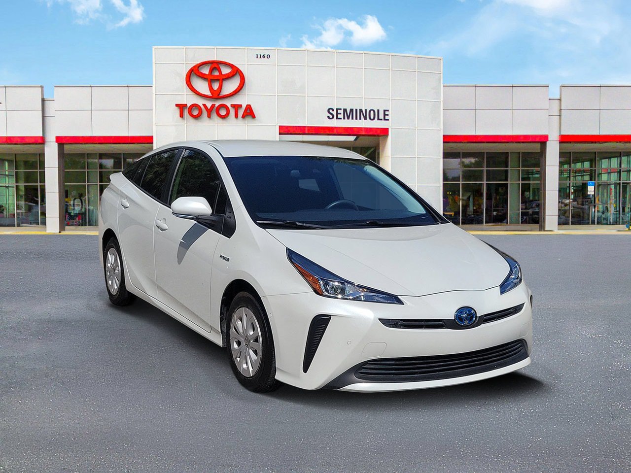 Used 2021 Toyota Prius LE FWD image 2