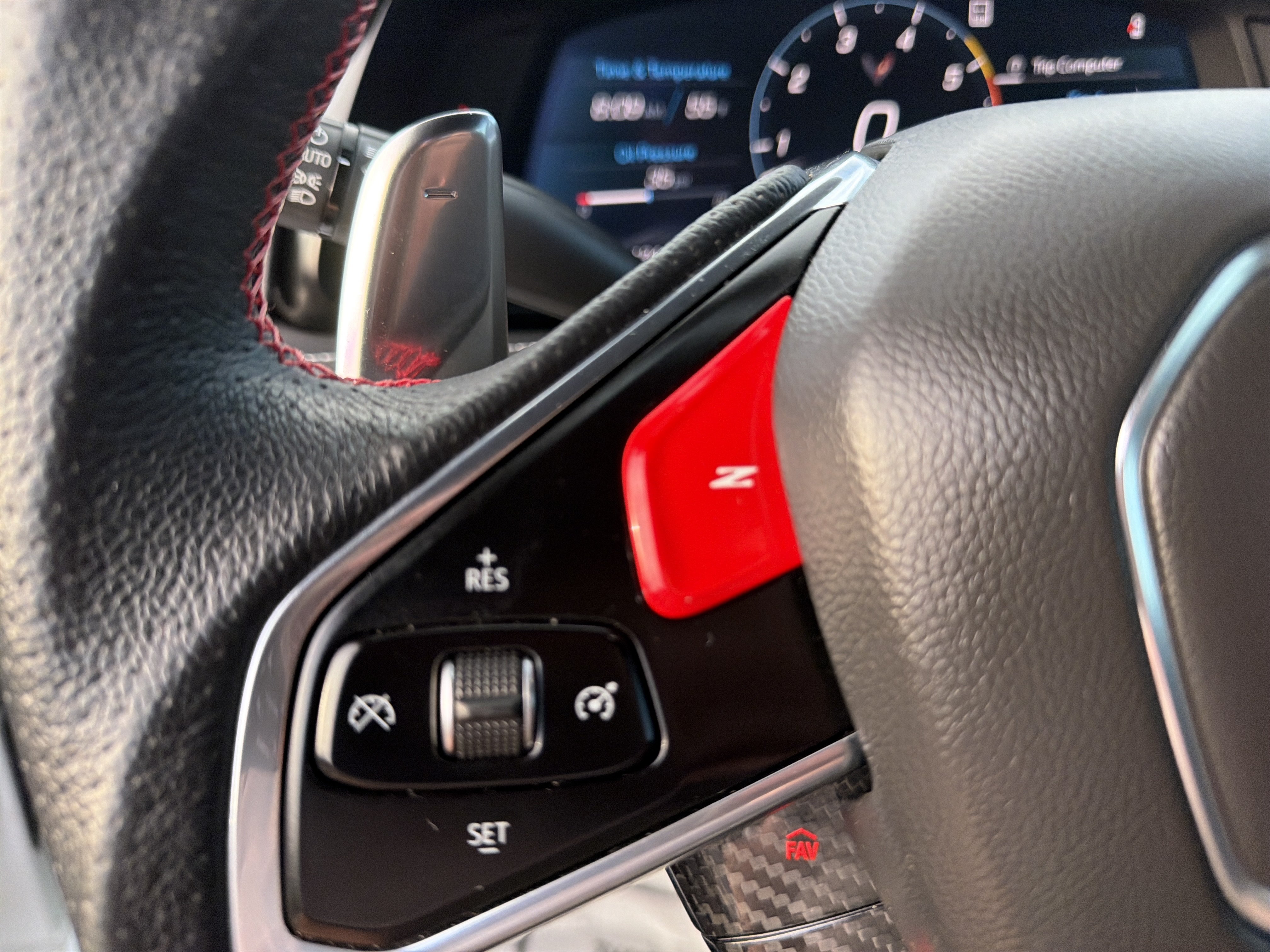 Used 2021 Chevrolet Corvette Stingray Coupe w/ Z51 Performance Package RWD image 19