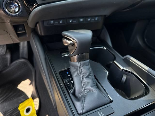Used 2025 Lexus ES 350 w/ Premium Package FWD image 24