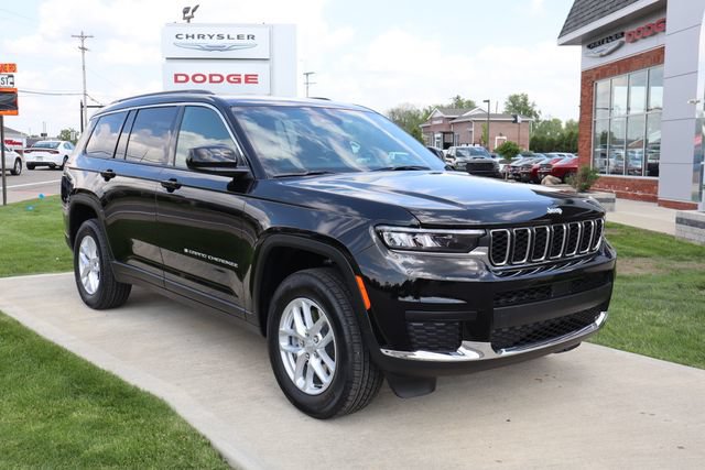New 2026 Jeep Grand Cherokee L Laredo w/ Trailer Tow Package AWD/4WD image 2