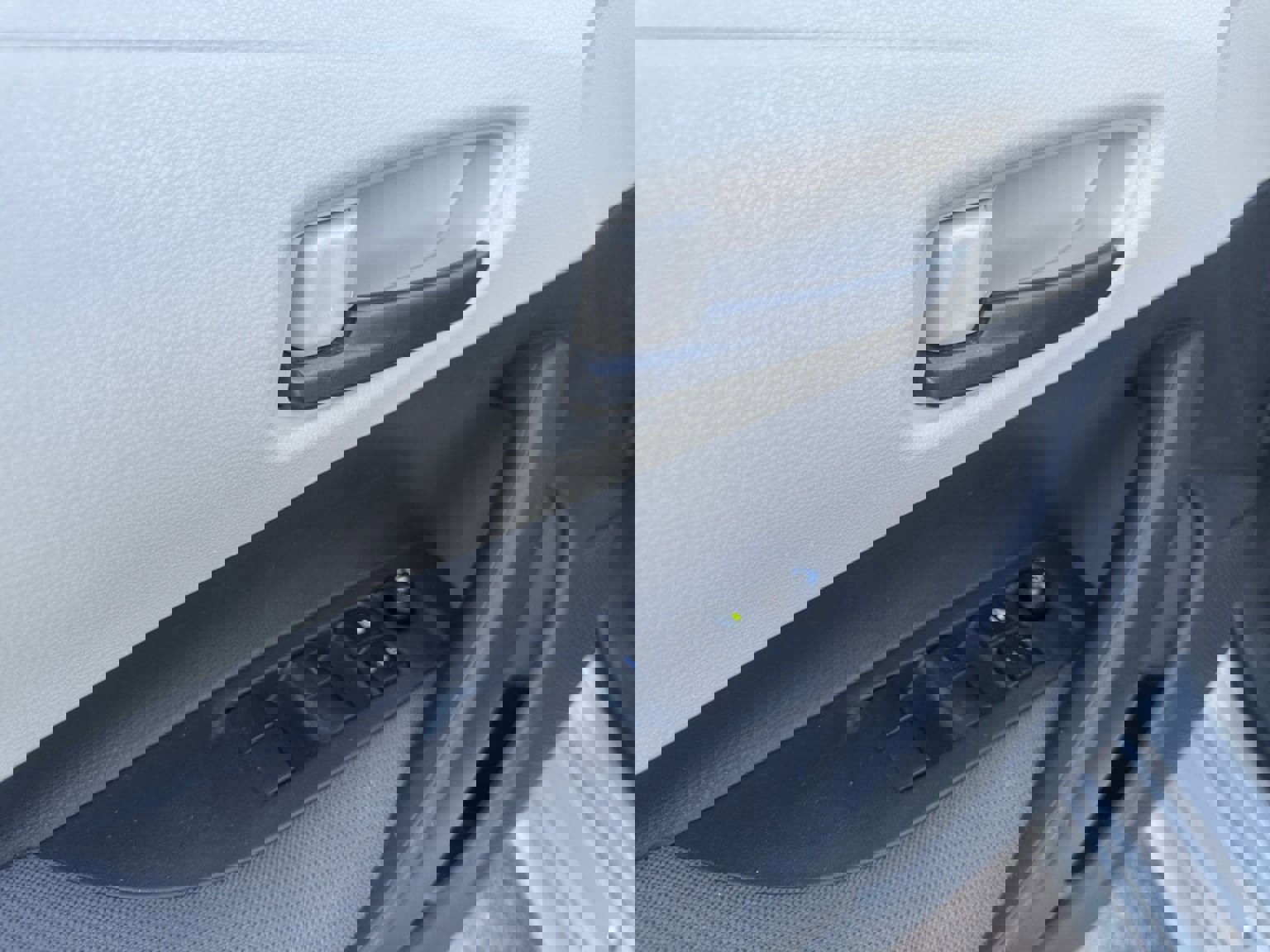 Used 2022 Toyota Corolla LE image 11